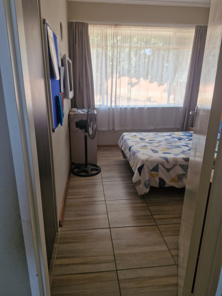 To Let 3 Bedroom Property for Rent in Flamwood North West